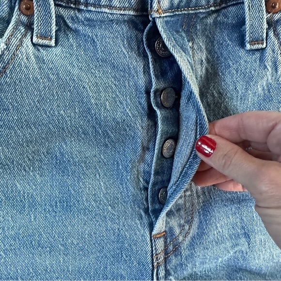 Levi’s 501 Denim Cutoff Shorts. Size 29. - Picture 6 of 9